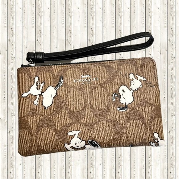 Coach Bags Coach Coach X Peanuts Corner Zip Wristlet In Signature